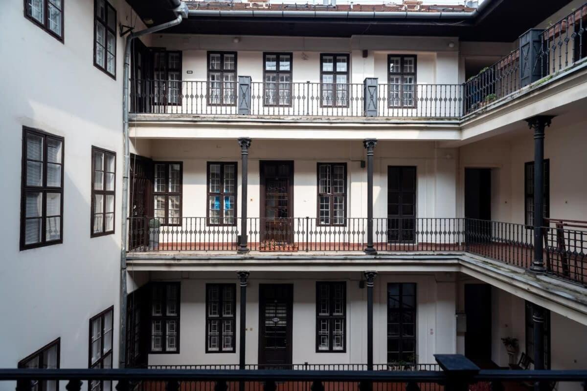 Lovely Downtown Apartment Close To The Basilica Budapest Kültér fotó
