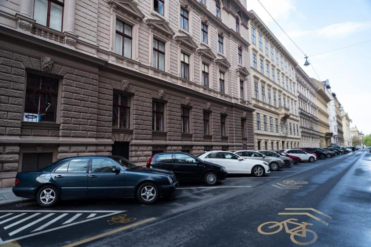 Lovely Downtown Apartment Close To The Basilica Budapest Kültér fotó